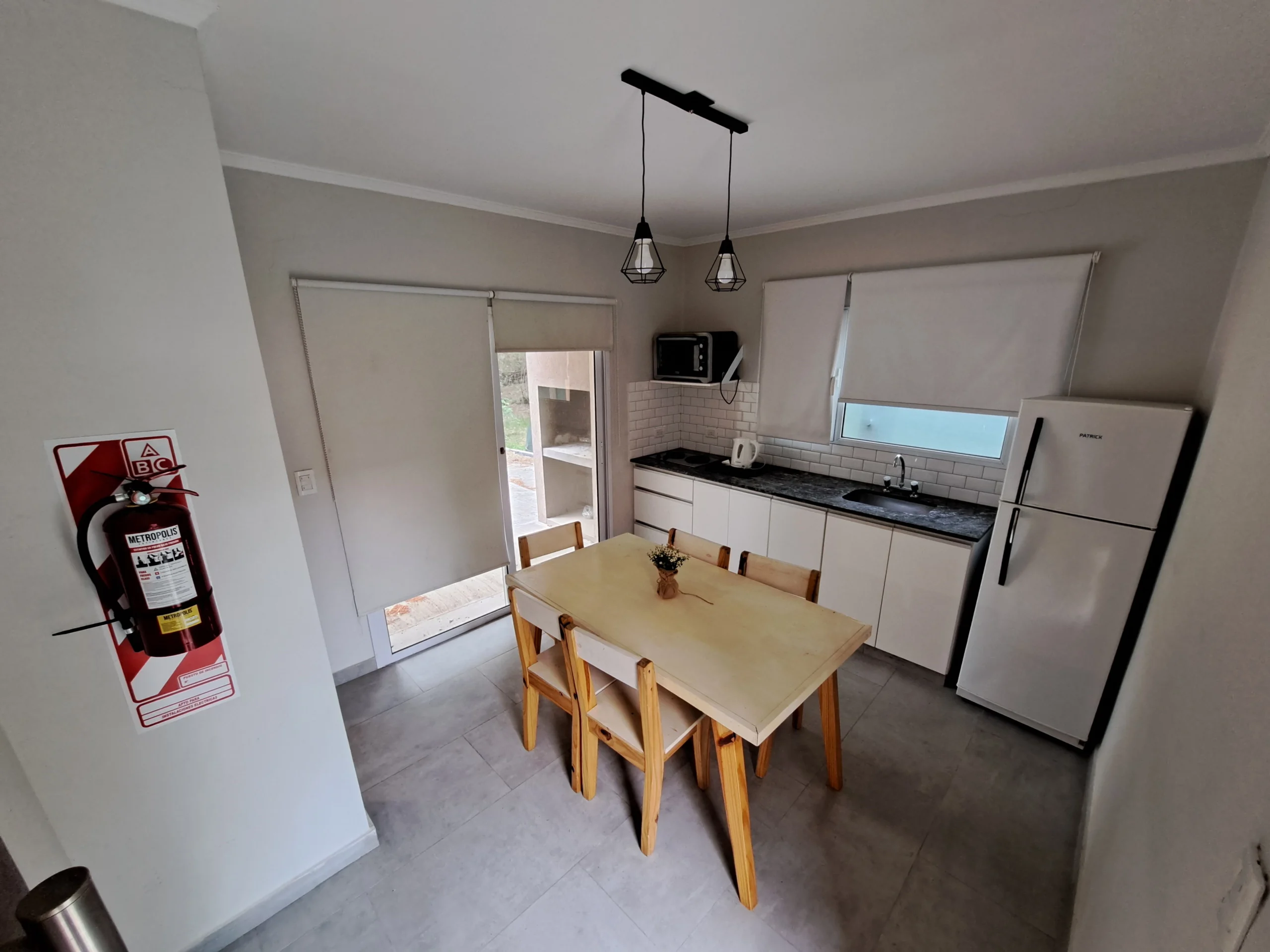 16 departamento cocina comedor