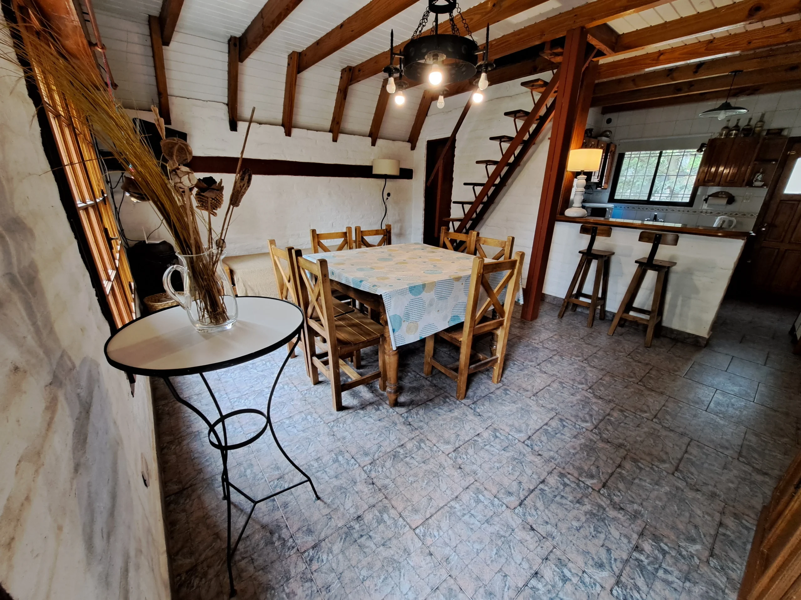 17 cabaña living comedor